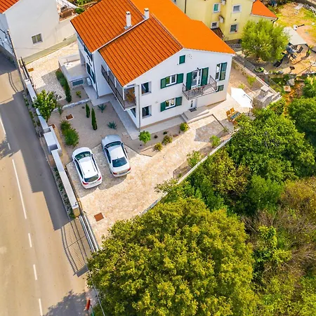 Sea Point Ivan * Kornić