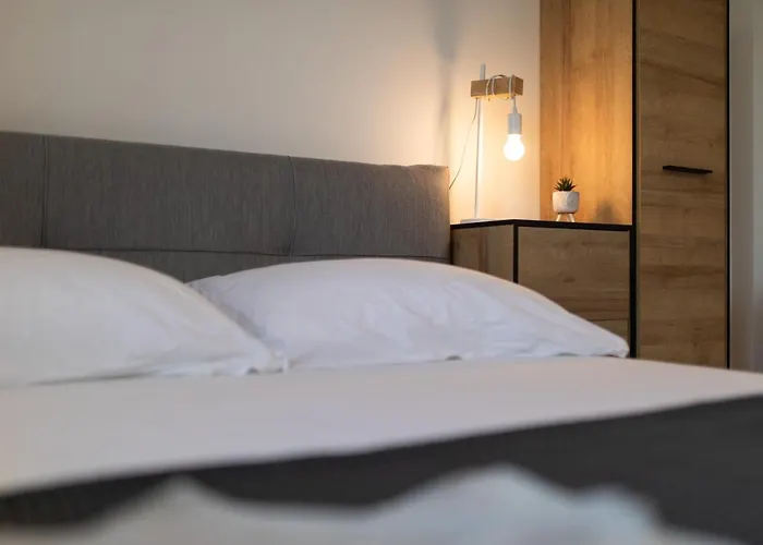 Sea Point Ivan * Kornić